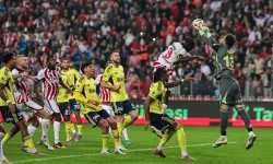 Samsunspor ve Fenerbahçe'nin kıran kırana mücadelesinde kazanan çıkmadı