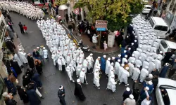 İstanbul’da şaşırtan yürüyüş! İsmailağa cemaatinden icazet töreni