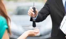 Kiralık araç piyasası karıştı! O modelin anahtarı altın değerinde