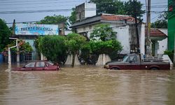 Meksika'da kabus gibi günler... Sel yüzünden 27 kişi öldü!