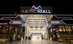Ankara Metromall’da sandalyeler havada uçuştu! Yemek katında kavga çıktı