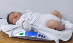 Türkiye’nin en kilolu ve en uzun bebeği İnegöl’de dünyaya geldi: 6 kilo 150 gramlık ‘Ali Atilla’ rekor kırdı