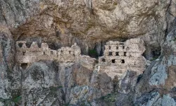 Ankara’nın Dağlar Arasında Gizlenen “Mini Sümela”sı Alicin Manastırı!