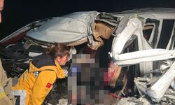 Sarıyer’de İETT otobüsü ile hafif ticari araç kafa kafaya çarpıştı