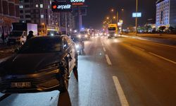 Yolun karşısına geçmeye çalışan 2 kadına otomobil çaptı, biri hayatını kaybetti!