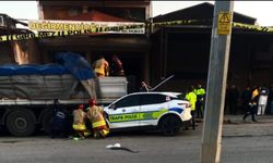 Alaşehir’de polis aracı tıra çarptı: Bir polis şehit, bir polis ağır yaralı