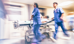 Zehirlenme zincirinin arkası kesilmiyor: Bu sefer de İstanbul'da 40 öğrenci hastanelik!