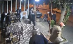 Balıkesir Sındırgı’daki 4.9’luk deprem anı kamerada: Kahvehanede panik anları