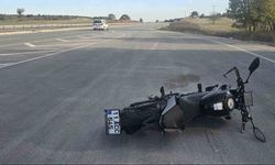 Bilecik’te köpeğe çarpan motosiklet devrildi: 2 yaralı