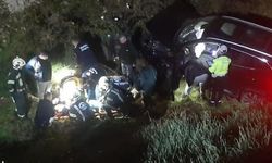 Denizli’de uçurum faciası! Araçta sıkışan sürücü son anda kurtarıldı