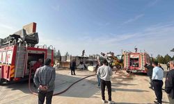 Diyarbakır’da akaryakıt istasyonunda korkutan yangın: Pamuk yüklü tır alev aldı