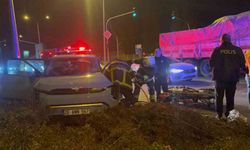 Eskişehir’de kamyon ile otomobil çarpıştı: 4 yaralı