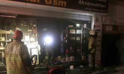 İzmir Aliağa’da cep telefonu aksesuar mağazasında yangın paniği