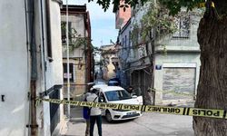 İzmir’de Kızılay personeline yemek dağıtırken silahlı saldırı!