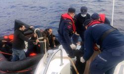 Marmaris açıklarında 8’i çocuk 20 düzensiz göçmen kurtarıldı