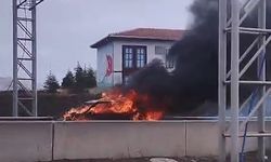 Pursaklar’da panik anları! Araç köprü üzerinde bir anda alev aldı