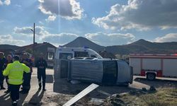 Tavşanlı’da hafif ticari araç takla attı: 7 kişi yaralandı