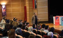 Ziya Selçuk Diyarbakır’da eğitimciler ve velilerle buluştu! Gelecek ve Eğitim mesajı