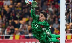 Yıldız kaleci yeniden Süper Lig yolunda! Beşiktaş Altay Bayındır'ı istiyor