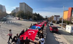 Ankaralılar Atasını Unutmadı: Mahallede Bayraklarla Anma Korteji!