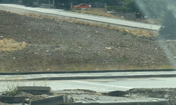 Yenimahalle'de Yol İşaretleri Yerde, Kilit Taşları Bozuk: Vatandaş Yetkililere Seslendi!