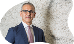 Op. Dr. Selim Muğrabi kimdir? Hangi hastanede çalışıyor?