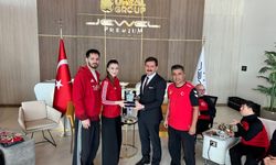 Çin'de Dünya Şampiyonu olan Merve Dinçel Kavurat'a Orhan Ünsal'dan tebrik