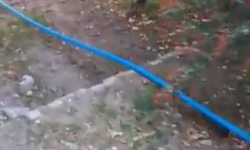 Keçiören’de Skandal Görüntü: Temiz Su Hattı Yerin Üzerinden Geçiyor!