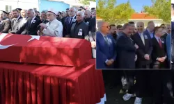 Şehit cenazesinde gülümseyen iki ismin kimliği ortaya çıktı