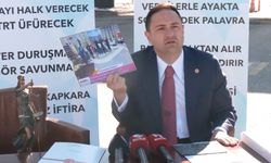 CHP'li Akdoğan'dan ilginç protesto: TRT'nin önünde "TRT stüdyosu" kurdu!