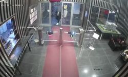 Ankara'da sevgili çift eve davet ettikleri adamı önce darp sonra gasp ettiler!