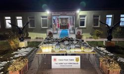 Mehmetçik uyuşturucuya geçit vermedi! Hakkari sınırında kilolarca uyuşturucu ele geçirildi!