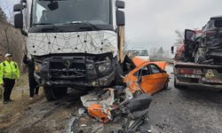 Ankara’da zincirleme kaza! 6 araç birbirine girdi, yaralılar var!