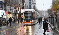 Eskişehir’de kar akşam saatlerinde lapa lapa yağdı