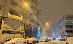 Iğdır’da kar şehir merkezine indi! Kent beyaza büründü