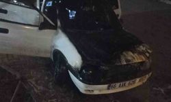 Yozgat’ta park halindeki otomobil alevlere teslim oldu