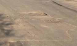 Çankaya’da Tehlikeli Çukur! Dumlupınar Caddesi’nde Yol Çöktü