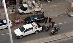 GMK Bulvarı’nda Kaza: Trafik Kısa Süreli Durdu