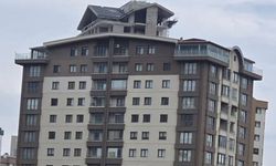 Ankara'daki bu bina sosyal medyayı ikiye böldü!