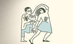 Absürd korku tiyatrosu “Bana Normal” Ankara’da sahneye geliyor!