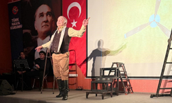 "Bir Tayyareci: Vecihi Hürkuş" tiyatro oyunu seyircilerden tam not aldı