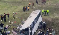 Esenyurt’ta korkunç kaza! Servis otobüsü şarampole devrildi, ölü ve yaralılar var