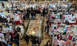 Ankamall AVM'de kurulan yılbaşı pazarı bugün son kez ziyaretçilerini ağırlıyor!