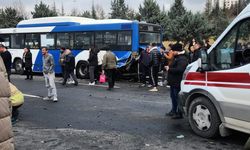 Ankara’da EGO otobüsüne otomobil çarptı: 1’i ağır 4 yaralı
