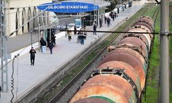 Azerbaycan’dan Ermenistan’a yeni yakıt sevkiyatı: 18 vagonluk tren yola çıktı