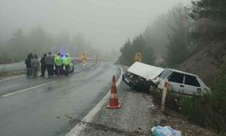 Muğla-Denizli yolunda korkutan kaza: Otobüs ile otomobil çarpıştı