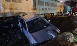 Osmaniye Düziçi’nde hemzemin geçitte trenle otomobil çarpıştı