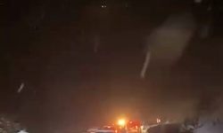 Oylat Kaplıcaları yolunda kar engeli: 20 araç mahsur kaldı