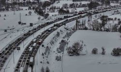 TEM Otoyolu'nun Bolu geçişinde trafik felç! Ankara–İstanbul hattında geçiş yok