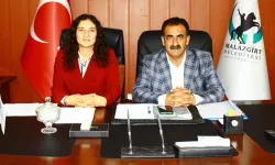 Malazgirt Belediye Eş Başkanları gözaltına alındı